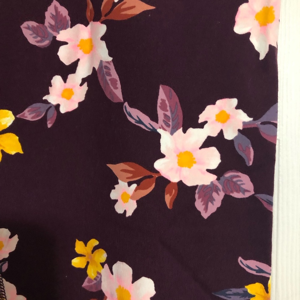 PINK Victoria’s Secret  floral leggings women’s size medium‎ - Picture 3 of 8